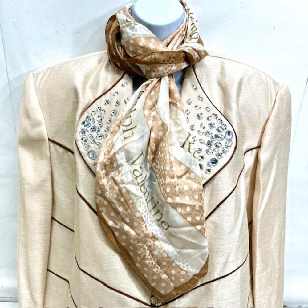 Valentino Rudolph 1921 scarf, 100% sheer silk, 38" x40" large full body wrap(35) - Picture 7 of 12